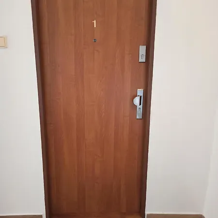 Need In I Cykling Trail Apartment *